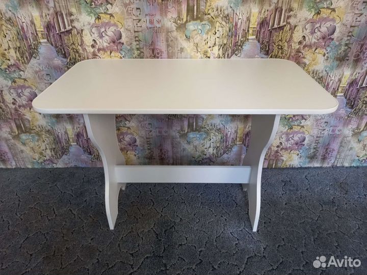 Стол кухонный