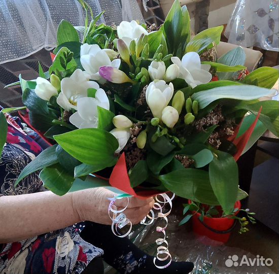 Букеты из альстримери и Фрезии