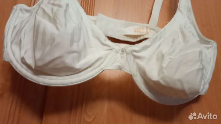 Бюстгалтер белый