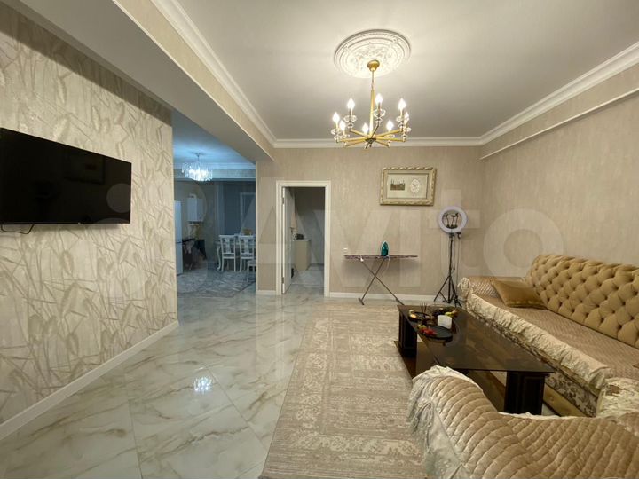 3-к. квартира, 87 м², 8/10 эт.