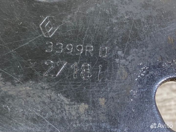 Кронштейн задний правый Renault Logan 2 седан K7MA