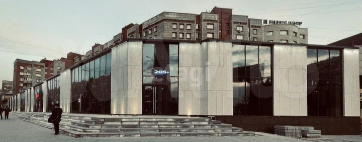 Сдам торговое помещение, 406 м²