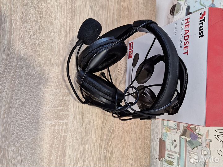 Наушники с гарнитурой