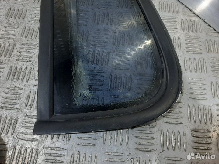 Стекло кузовное заднее левое Volkswagen Tiguan NF