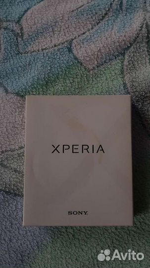 Коробка и защитное стекло для Xperia XA