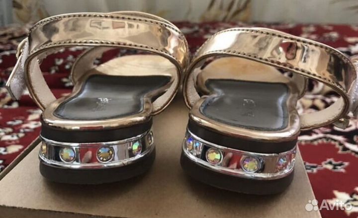 Босоножки для девочки32размер