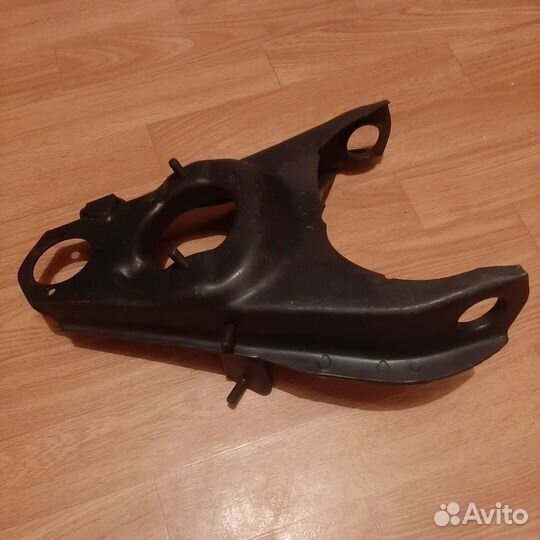 Нижний левый рычаг ваз 2107