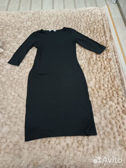 Отдам бесплатно женские вещи 46