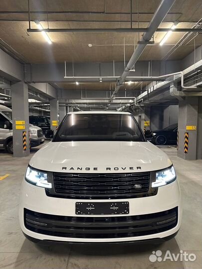Land Rover Range Rover 4.4 AT, 2023, 300 км