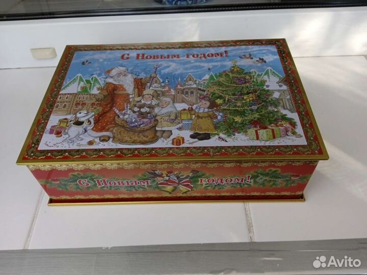 Шкатулка металлическая