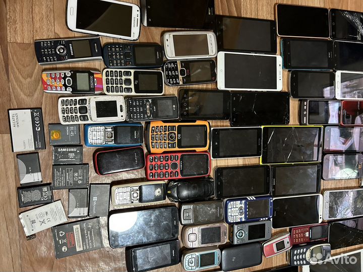 Телефоны на запчасти