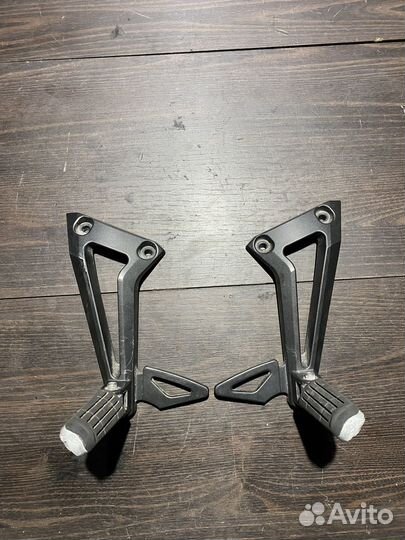 Пассажирские подножки для Yamaha FZ6 n S2