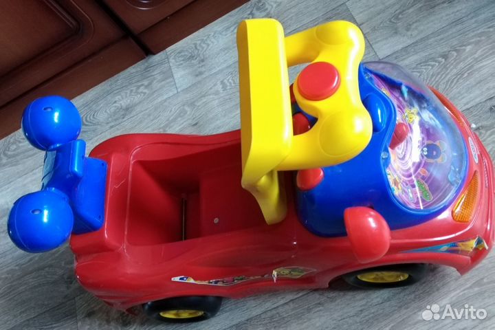 Машинка каталка толокар