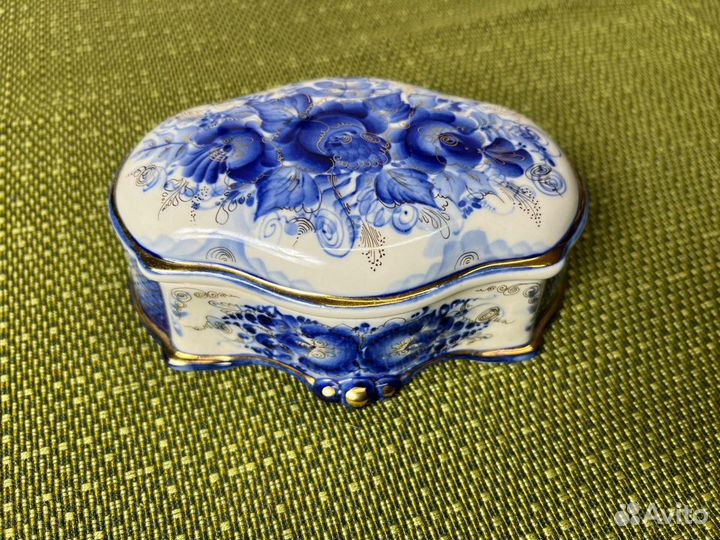 Шкатулка. Гжель. Авторская. Позолота. Клеймо