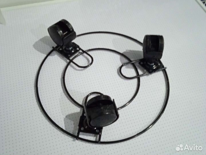 Подставка на колесах и уголки