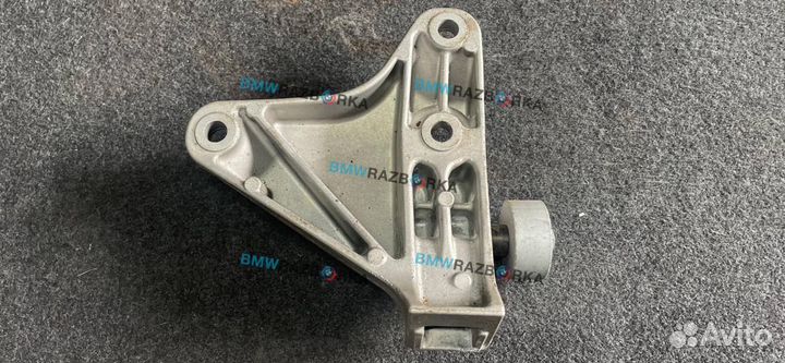 Кронштейн двигателя левый BMW 5 F07/F10/F11 2010