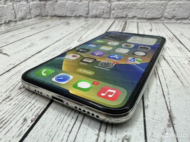 iPhone Xs, 64 ГБ