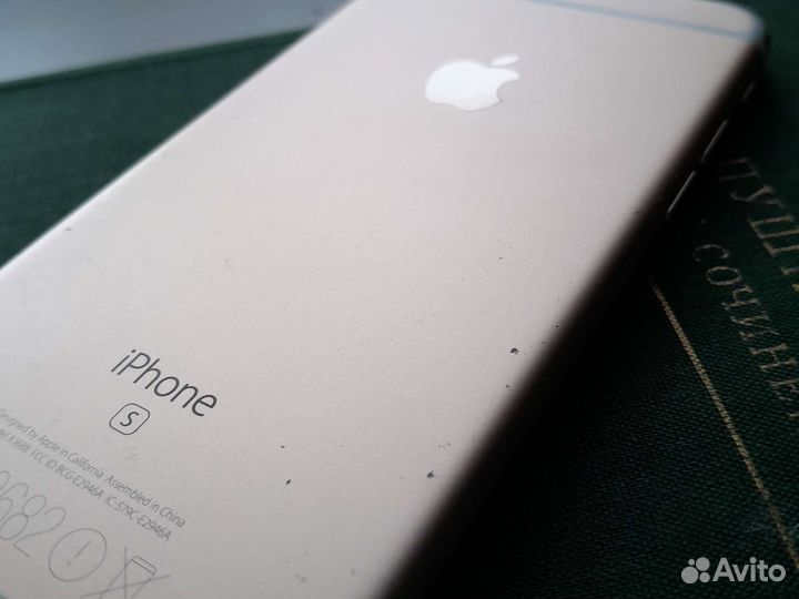 Телефон iPhone 6s