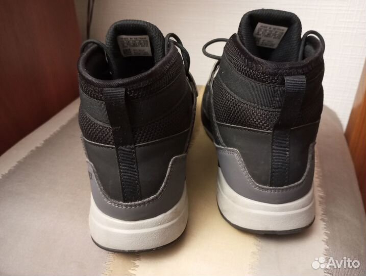 Кроссовки adidas