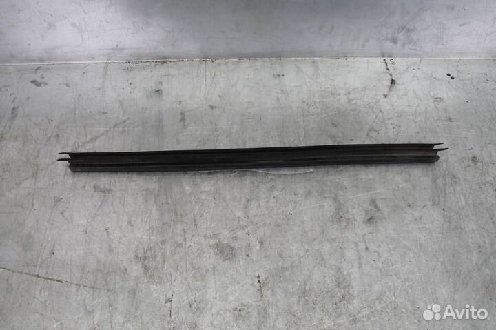 Уплотнитель стекла двери задней правой Audi A6(C7)