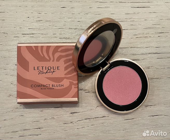 Компактные румяна для лица Letique