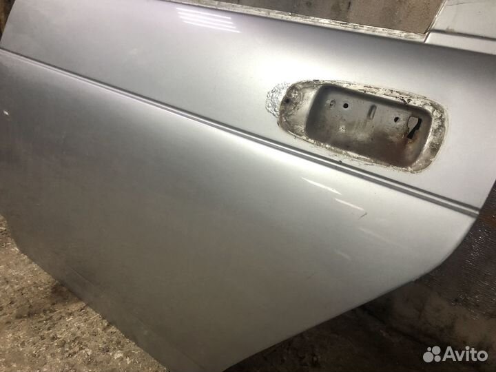Задняя левая дверь ваз 2110