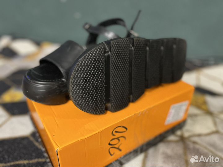 Сандалии на тракторной подошве Thomas Munz