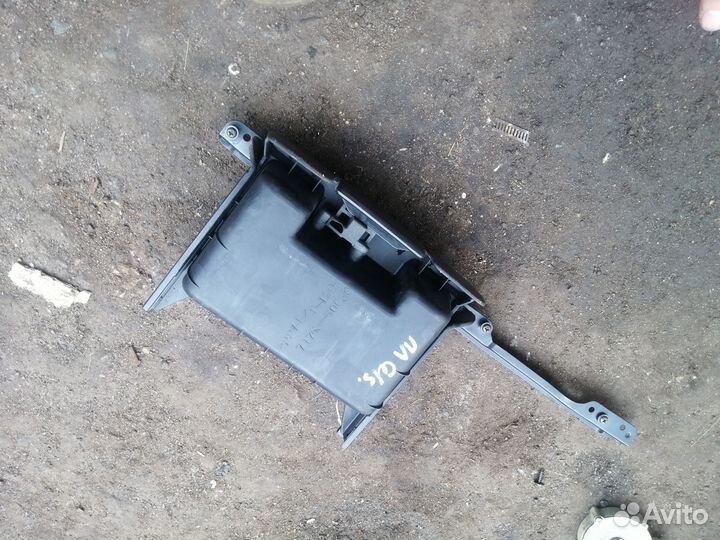 Ящик переднего левого сидения Toyota Celsior UCF30