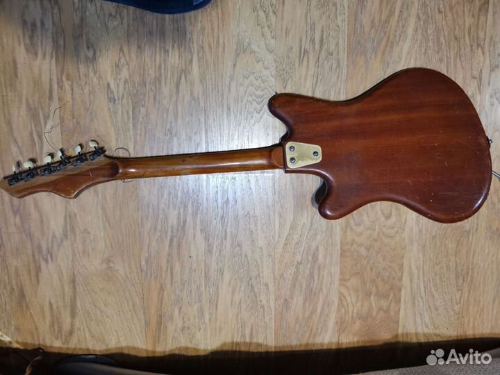 Старые музыкальные инструменты 1960-1970х гг