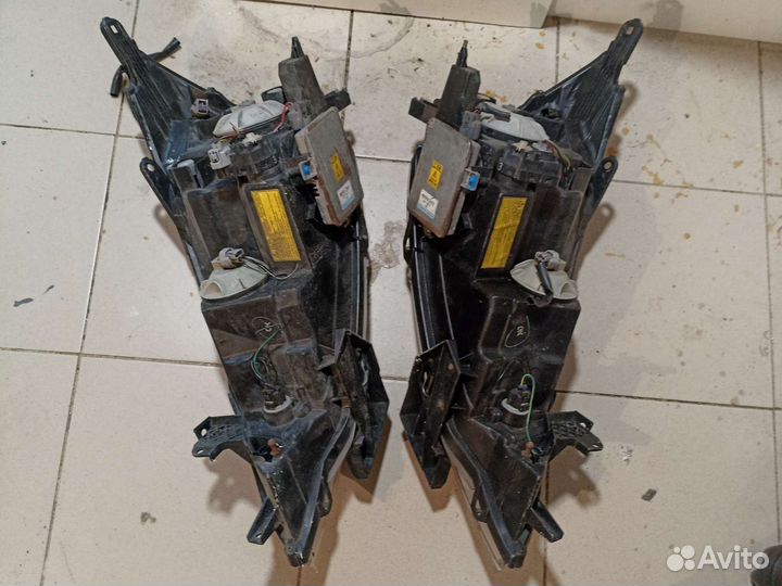 Фара ксенон Mitsubishi Grandis NA4W