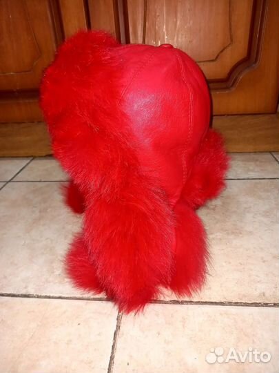 Шапка из натурального меха и натуральной кожи