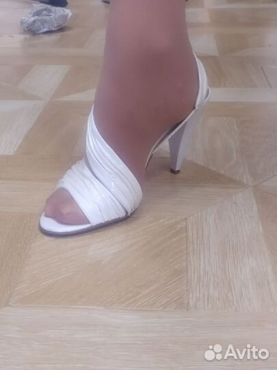 Босоножки женские 37 размер на каблуке