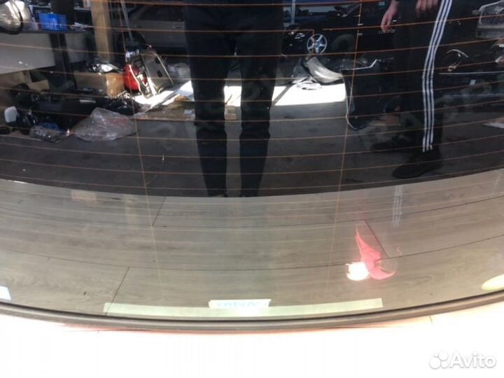 Стекло заднее Mercedes-Benz 212.036 E 250 212