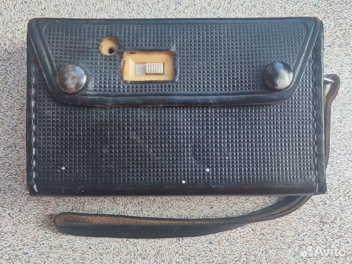 Радиоприемник СССР нейва мгц в кожаном чехле