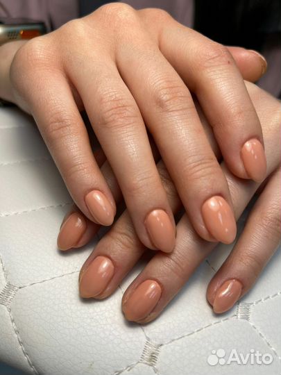 Маникюр в салоне