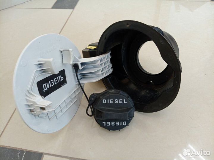 Лючок топливного бака Hyundai Grand Santa Fe DM