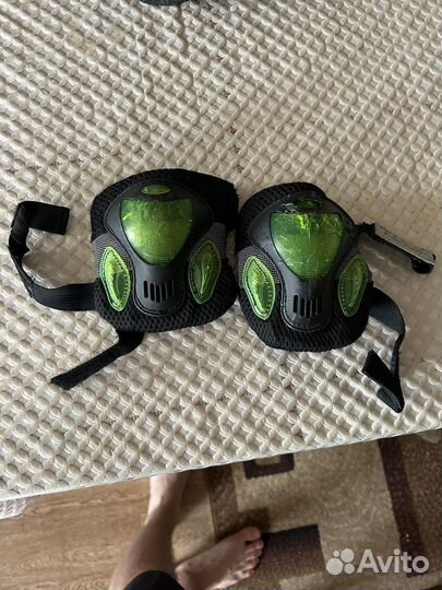 Наколенники