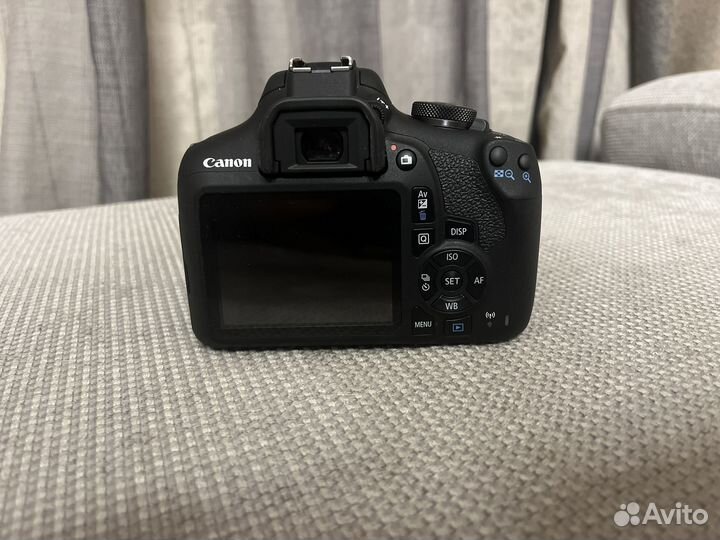 Canon eos 2000D kit 18 55mm