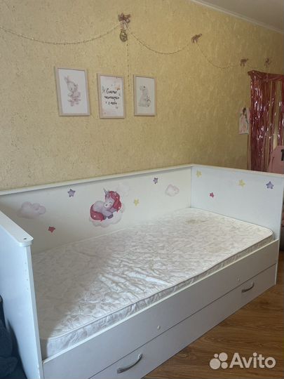 Кровать односпальная с матрасом детская