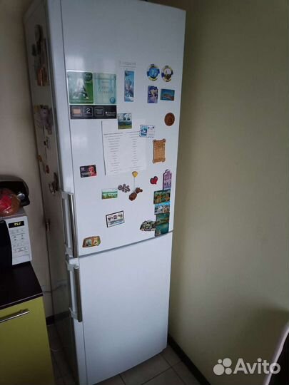 Холодильник Hotpoint-Ariston бу 200 см