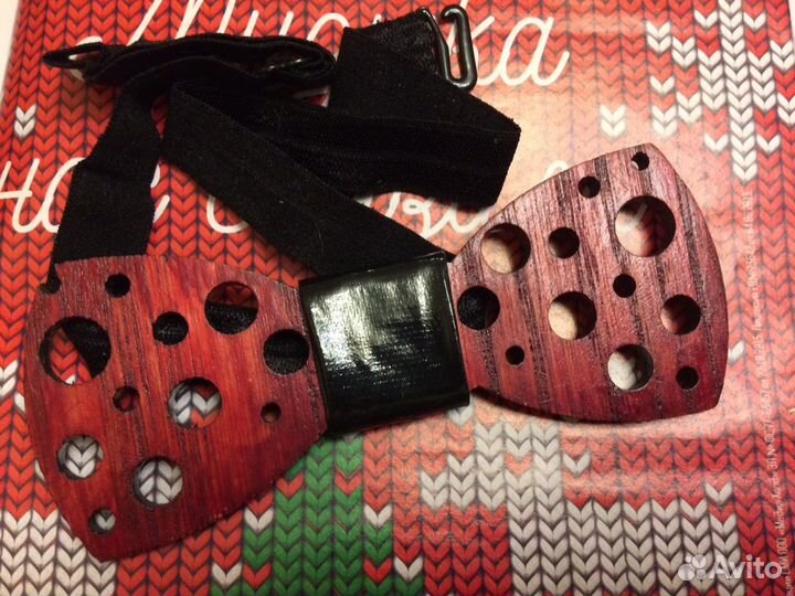Галстуки- бабочки деревянные и тканевые