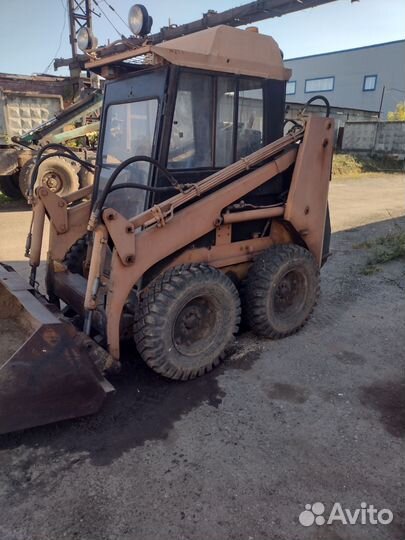 Мини-погрузчик Уралвагонзавод ПУМ-500, 2001