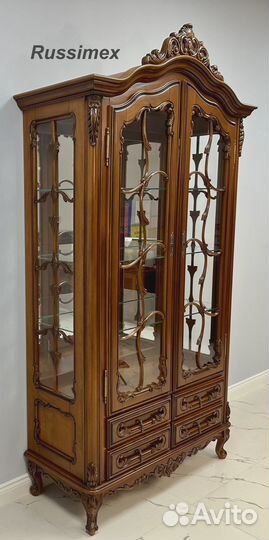 Шкаф витрина из Румынии