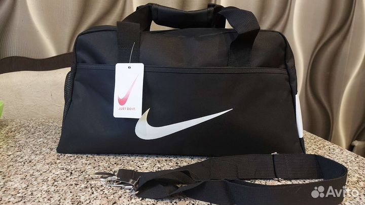 Спортивная сумка Nike