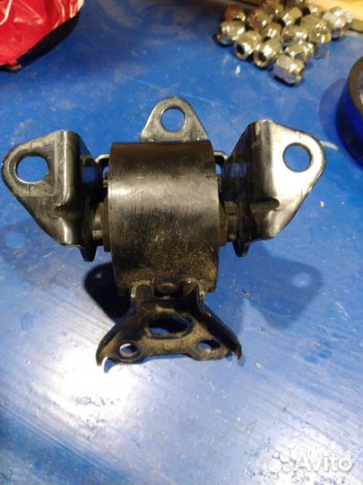 Опора двс Лансар 10 АКПП и передняя