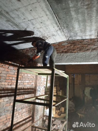 Демонтаж стен и пола в квартирах