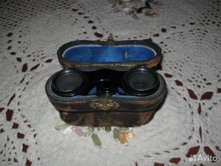 Антикварный театральный бинокль в родном чехле