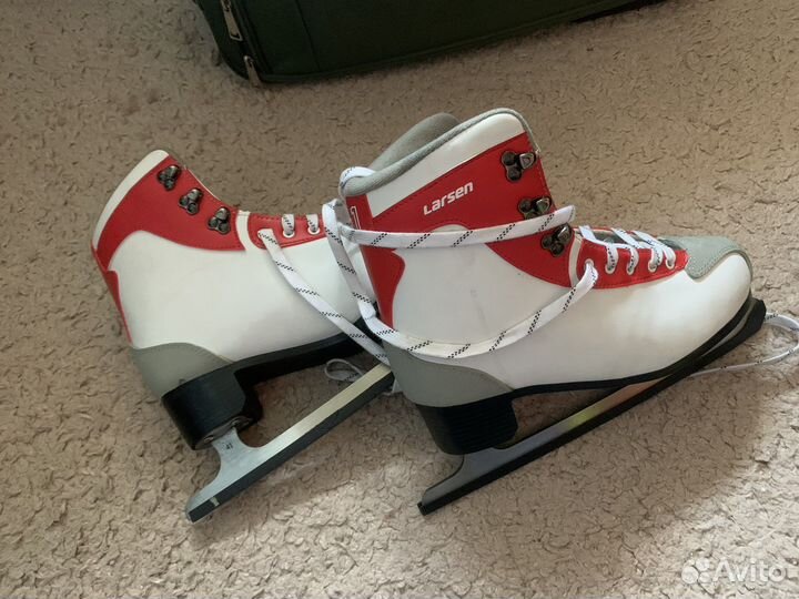 Коньки фигурные женские