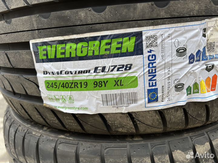 Evergreen EU728 245/40 R19 98Y