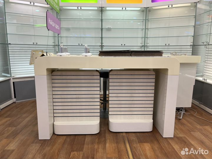 Торговые витрины и столы